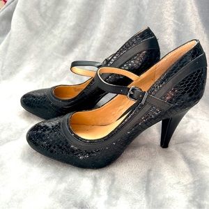 Gianni Bini Patent Snakeskin Embossed Leather Sz 8 Mary Jane Pump Heels